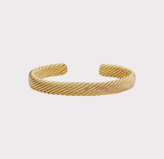 Classic Cable Cuff