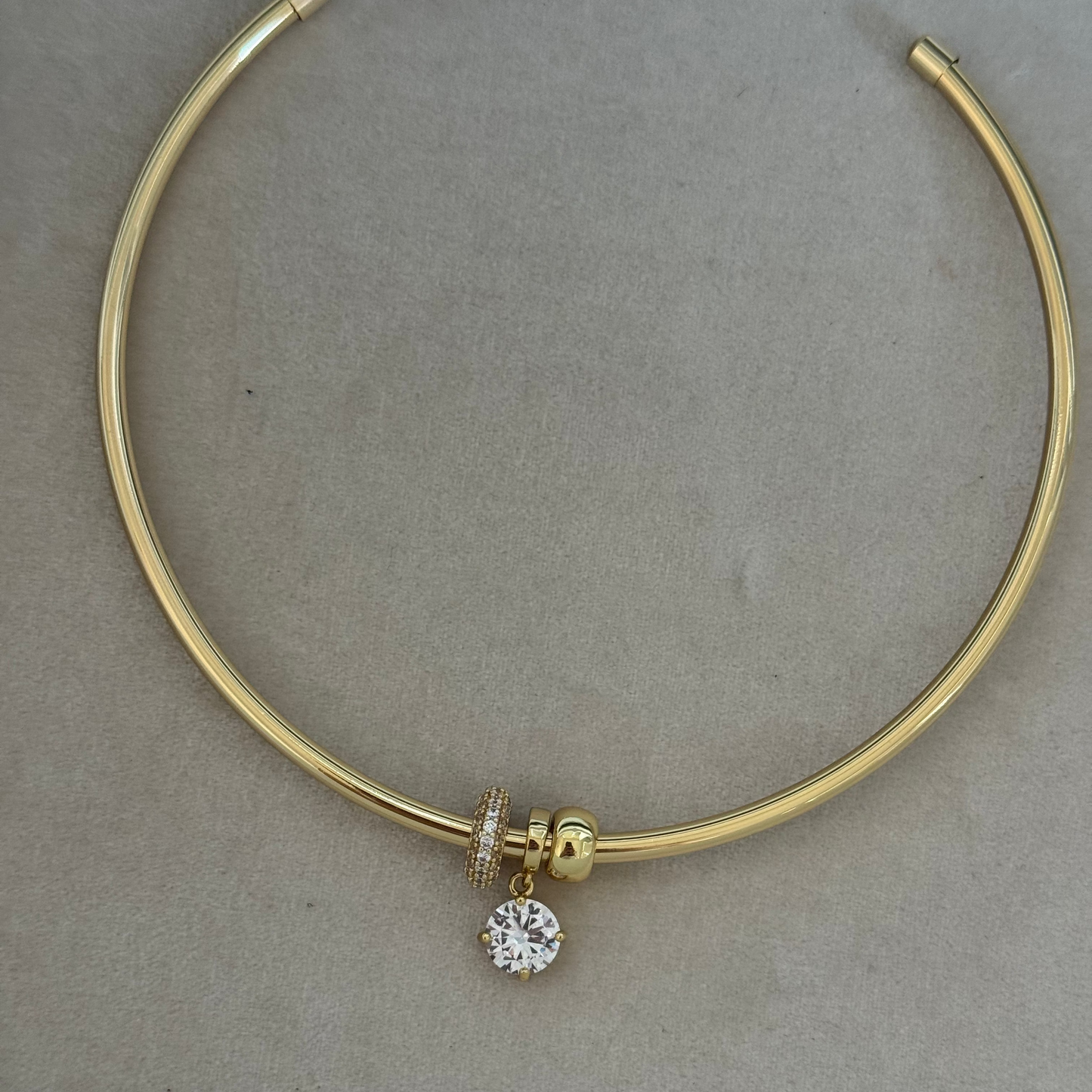 Leo Charm